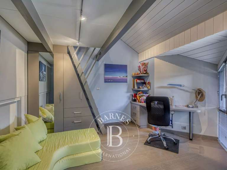 Maison Présilly - 5 chambres - 349m²