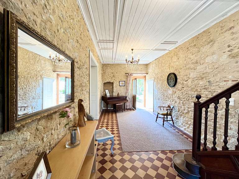 Appartement Pressac - 5 chambres - 297m²