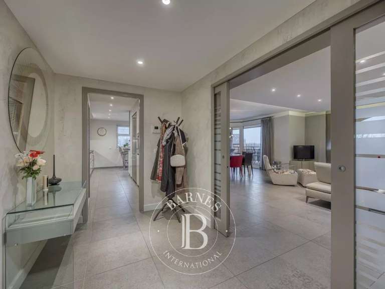 Appartement Prévessin-Moëns - 4 chambres - 171m²