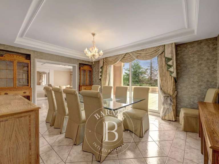 Appartement Prévessin-Moëns - 5 chambres - 348m²