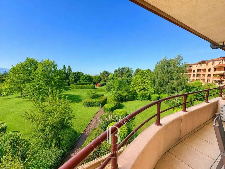 Appartement Prévessin-Moëns - 4 chambres - 171m²