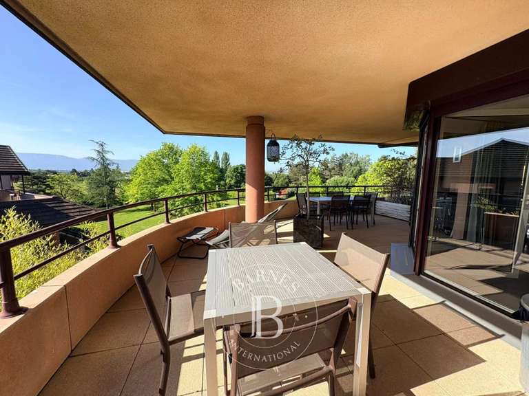 Appartement Prévessin-Moëns - 4 chambres - 171m²