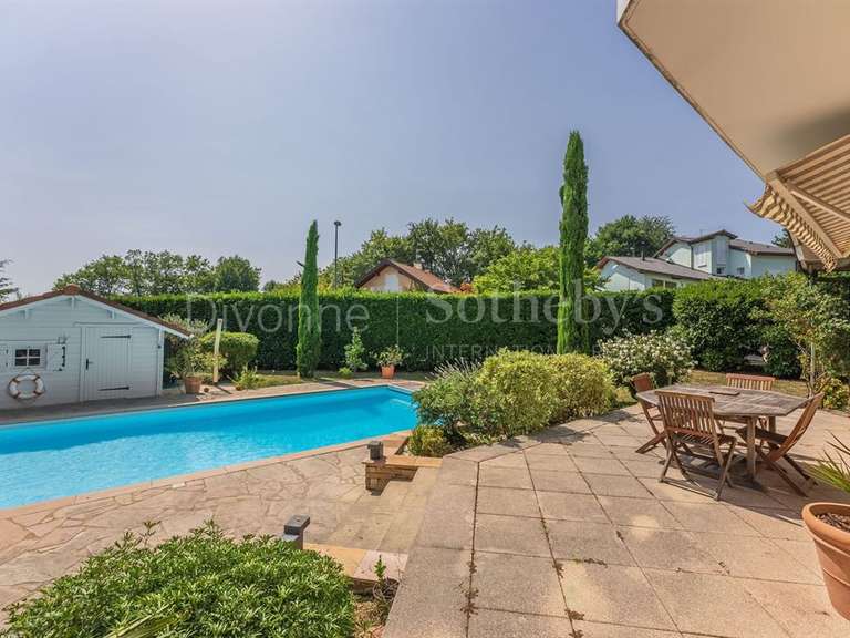 Maison Prévessin-Moëns - 6 chambres - 320m²