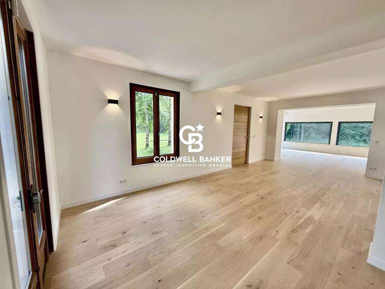 Maison Prévessin-Moëns - 4 chambres - 220m²