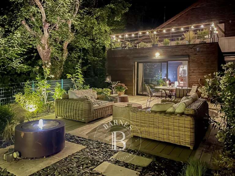 Maison Prévessin-Moëns - 3 chambres - 239m²