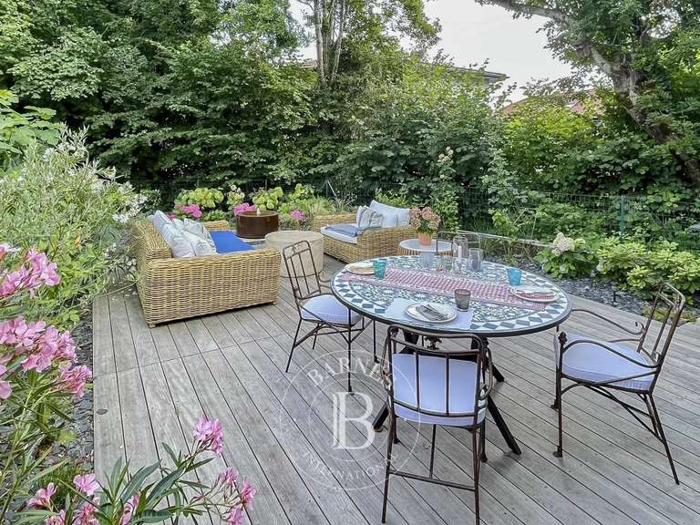 Maison Prévessin-Moëns - 3 chambres - 239m²