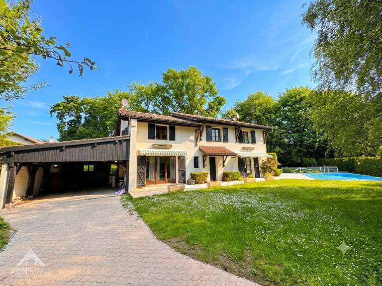 Maison Prévessin-Moëns - 5 chambres - 202m²