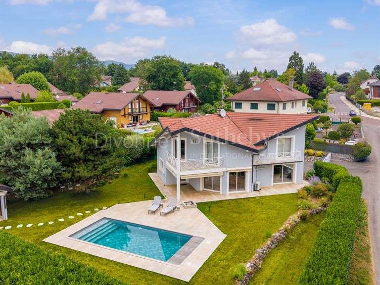 Maison Prévessin-Moëns - 5 chambres - 280m²