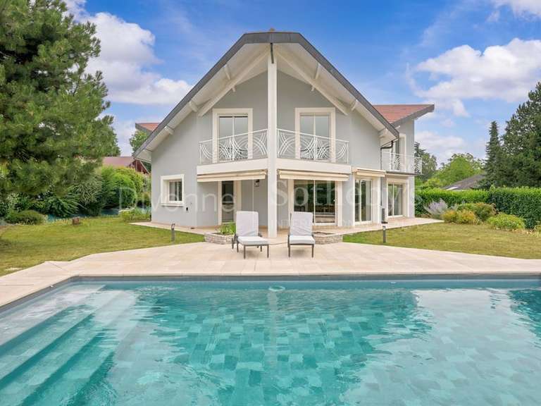 Maison Prévessin-Moëns - 5 chambres - 280m²