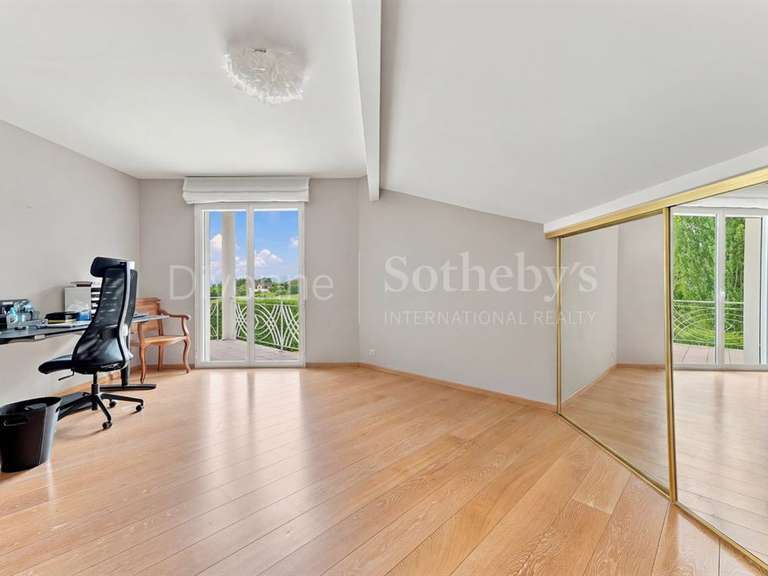 Maison Prévessin-Moëns - 5 chambres - 280m²