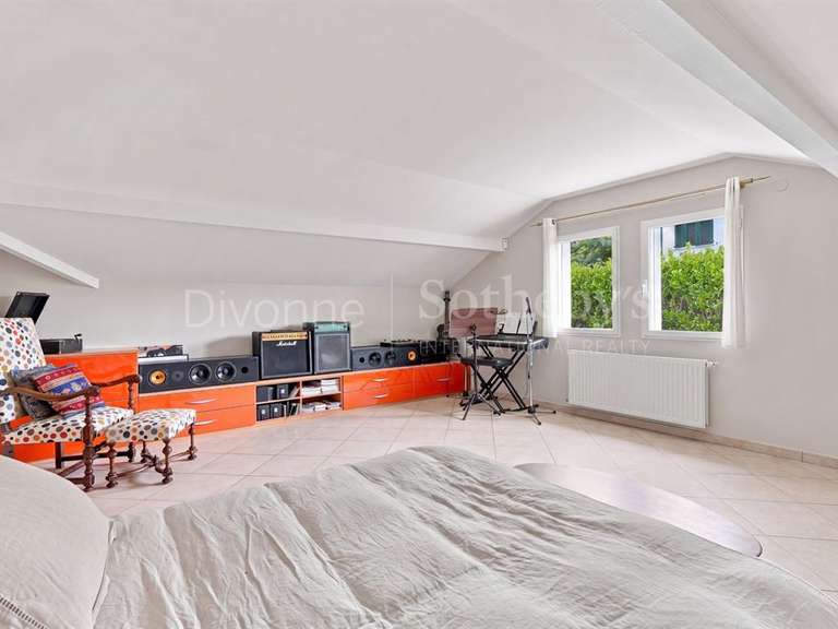 Maison Prévessin-Moëns - 5 chambres - 280m²