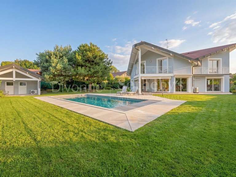 Maison Prévessin-Moëns - 5 chambres - 280m²