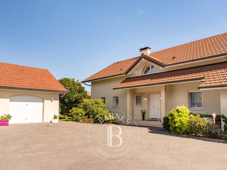 Villa Prévessin-Moëns - 4 chambres - 224m²