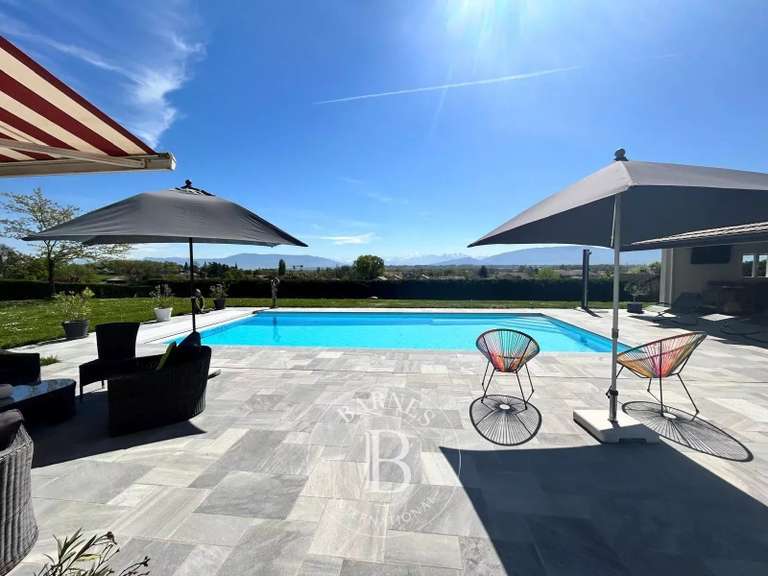 Villa Prévessin-Moëns - 4 chambres - 224m²