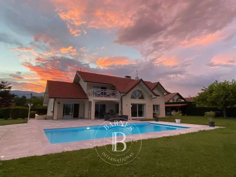 Villa Prévessin-Moëns - 4 chambres - 224m²