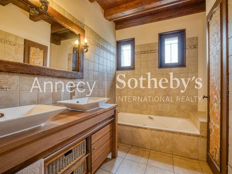 Maison Pringy - 4 chambres - 206m²