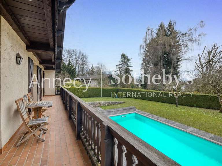 Maison Pringy - 5 chambres - 226m²