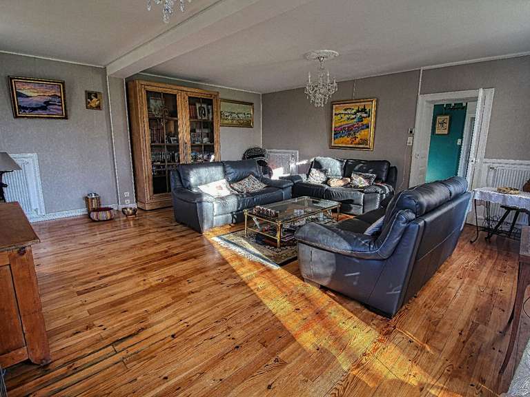 House Prisse-la-Charriere - 8 bedrooms - 515m²