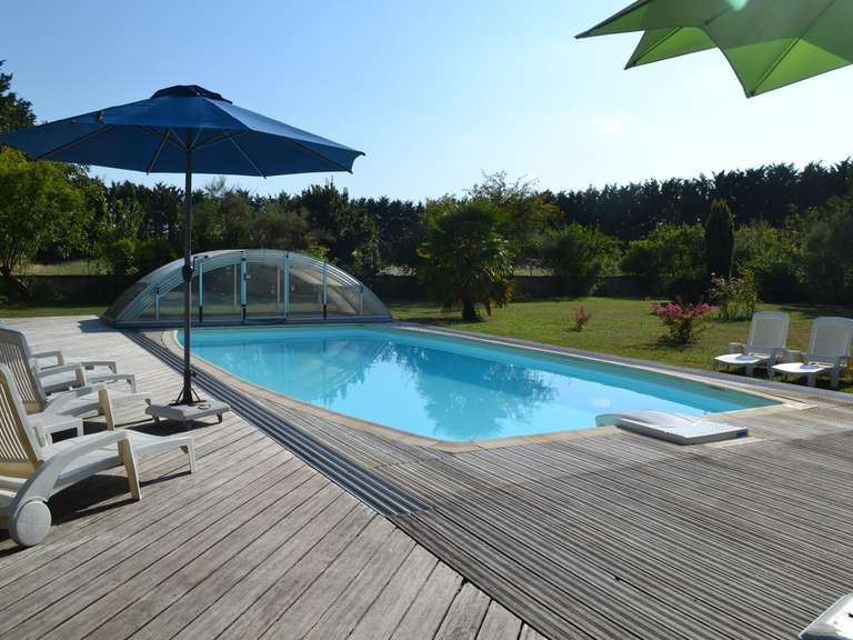 House Prisse-la-Charriere - 8 bedrooms - 515m²