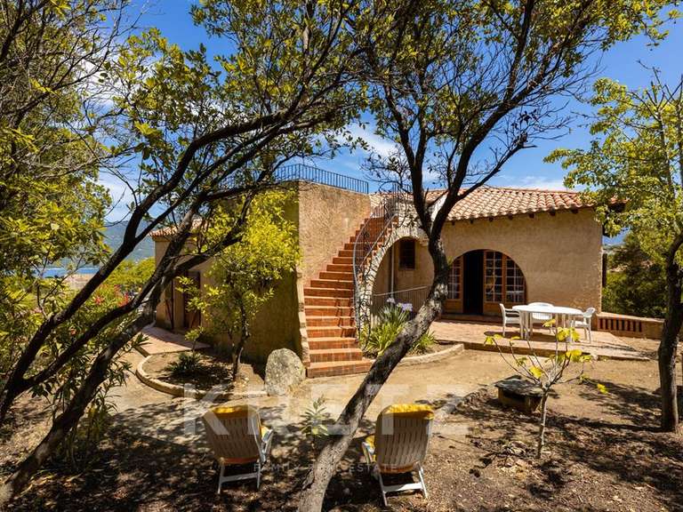 Maison Propriano - 4 chambres - 205m²