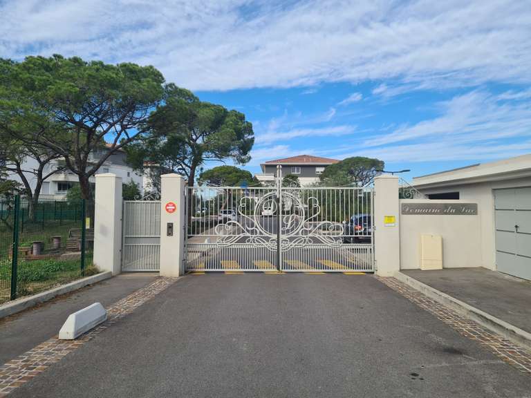 Apartment Puget-sur-Argens - 3 bedrooms - 105m²