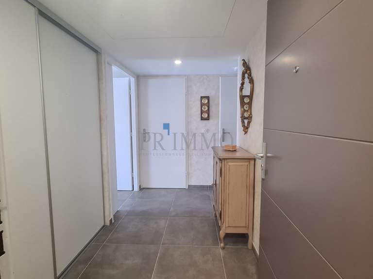 Apartment Puget-sur-Argens - 3 bedrooms - 105m²