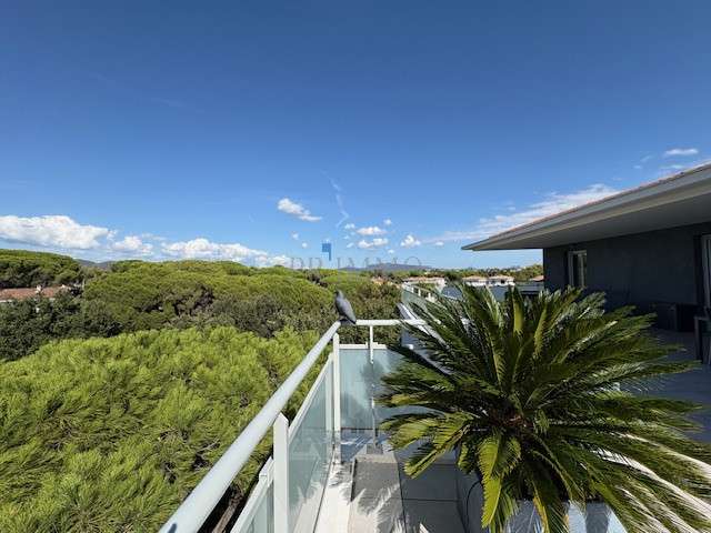 Apartment Puget-sur-Argens - 3 bedrooms - 105m²