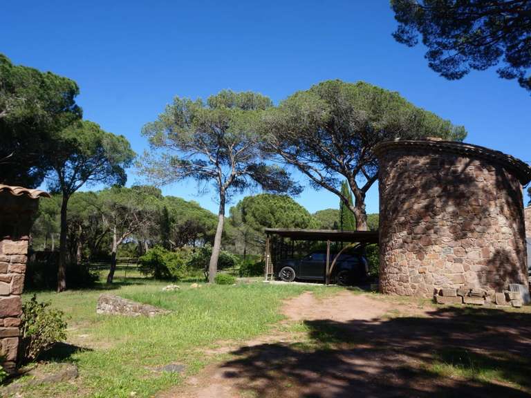 House Puget-sur-Argens - 2 bedrooms - 300m²