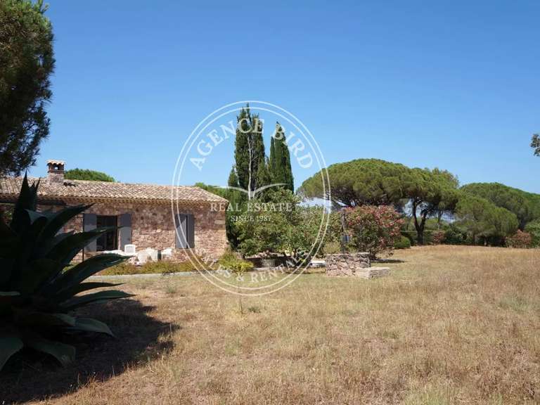 Maison Puget-sur-Argens - 2 chambres - 300m²