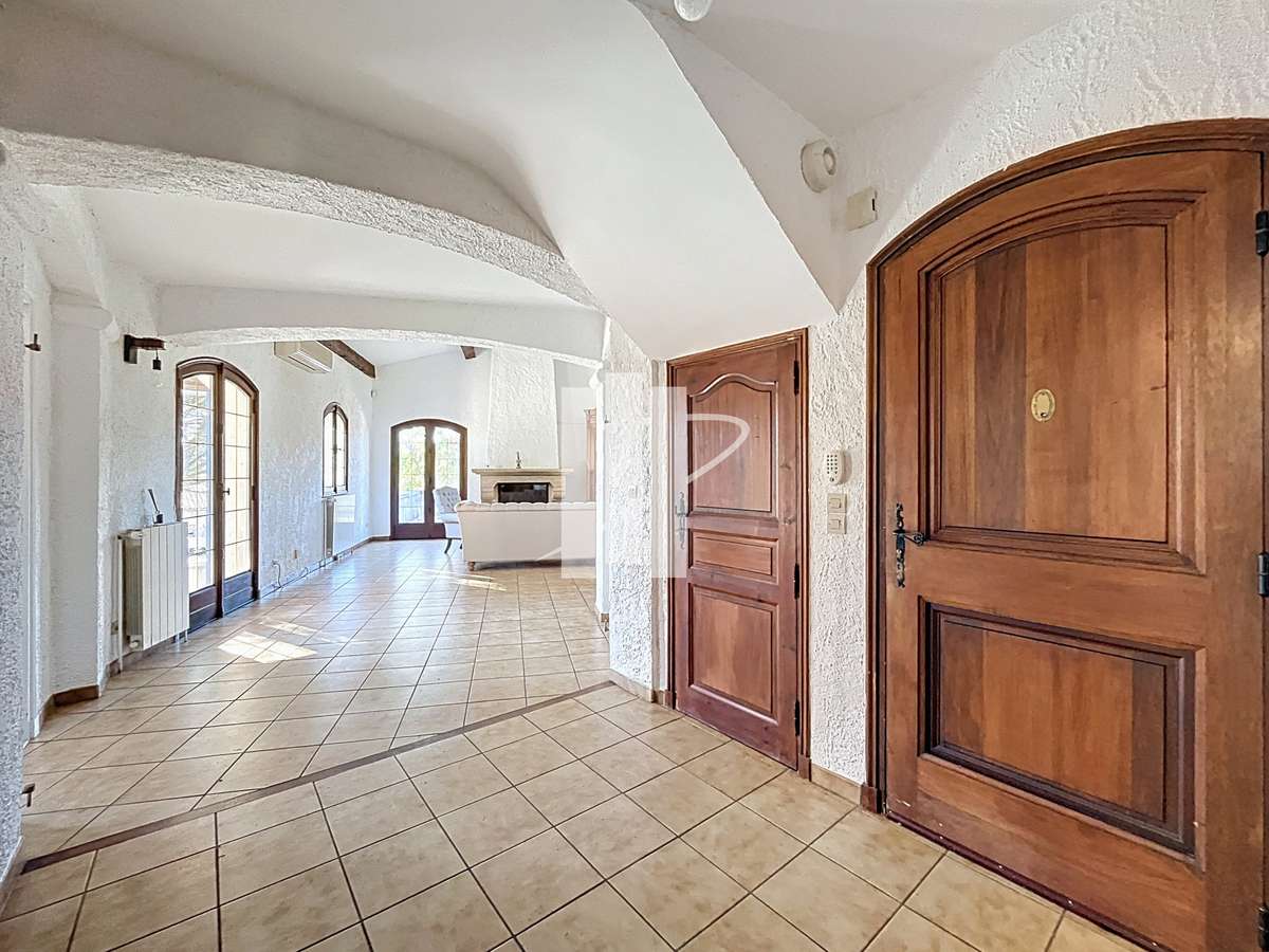 House Puget-sur-Argens