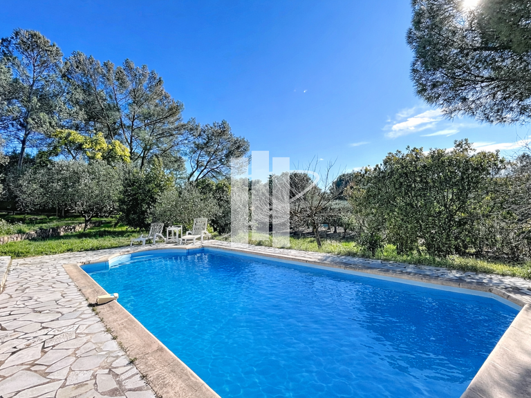 House Puget-sur-Argens - 4 bedrooms - 143m²