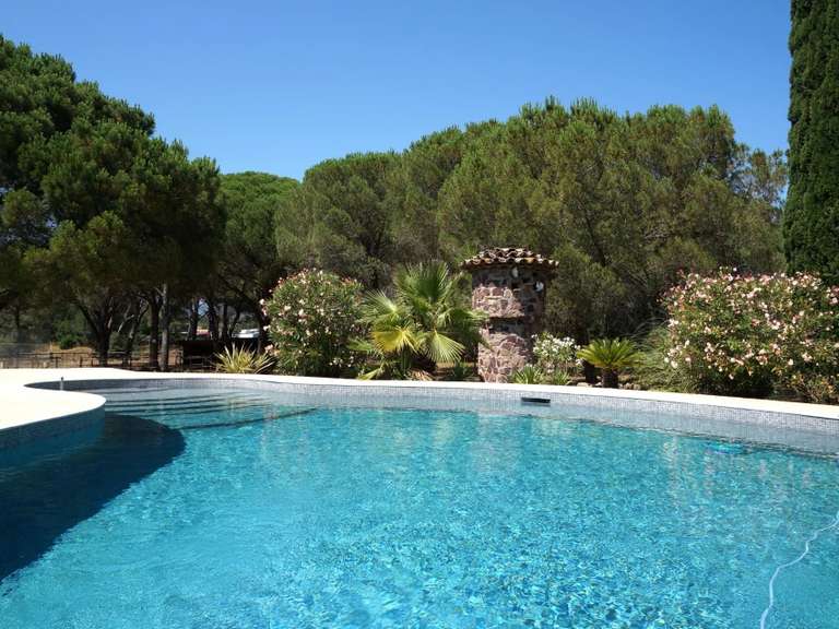 House Puget-sur-Argens - 2 bedrooms - 300m²