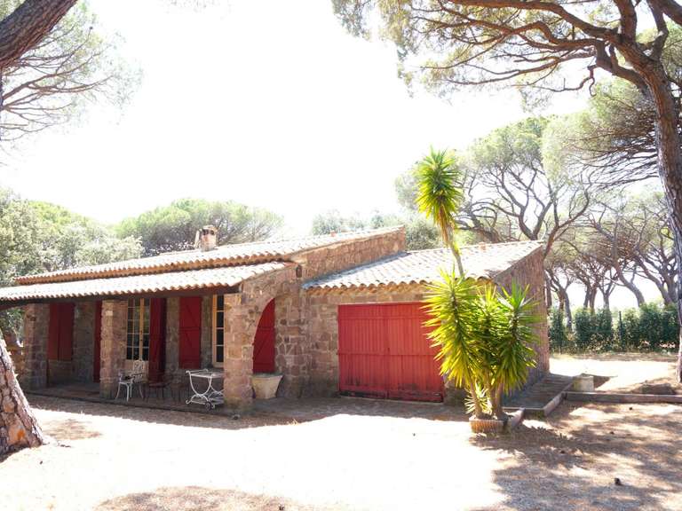 House Puget-sur-Argens - 2 bedrooms - 300m²