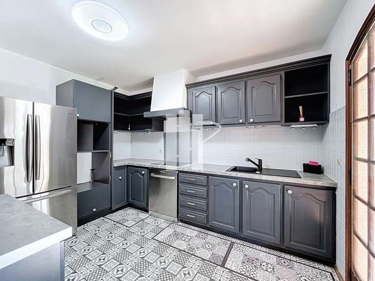 Maison Puget-sur-Argens - 4 chambres - 143m²