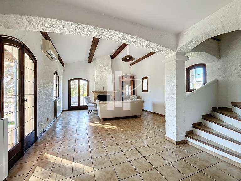 Maison Puget-sur-Argens - 4 chambres - 143m²