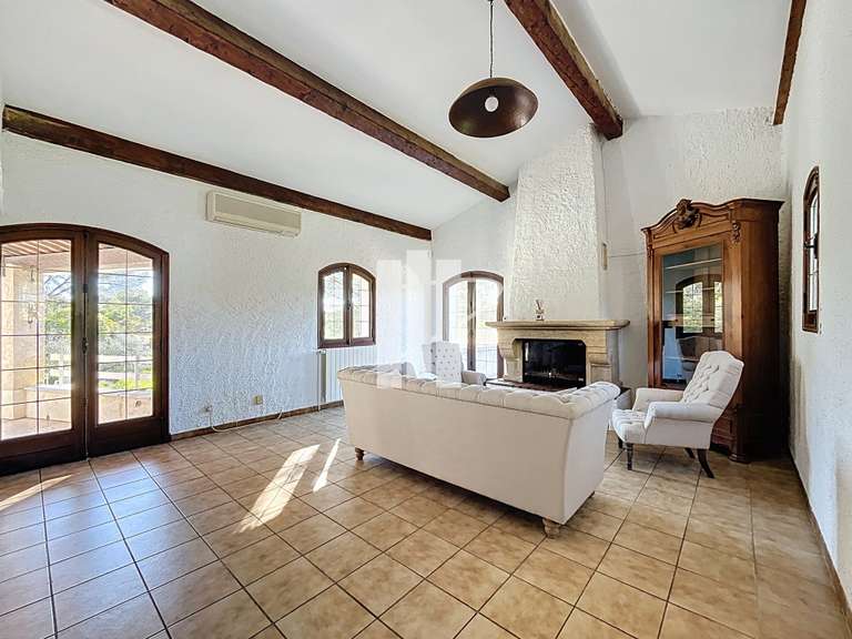 Maison Puget-sur-Argens - 4 chambres - 143m²