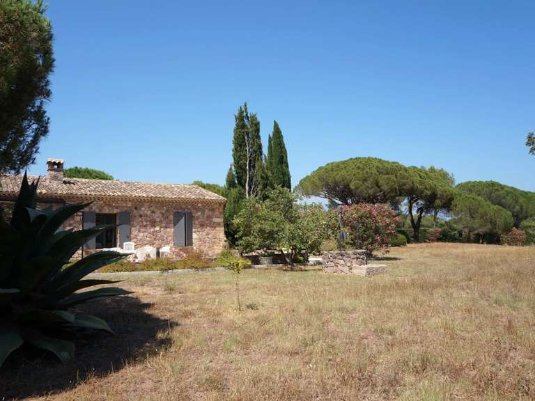 Maison Puget-sur-Argens - 2 chambres - 300m²