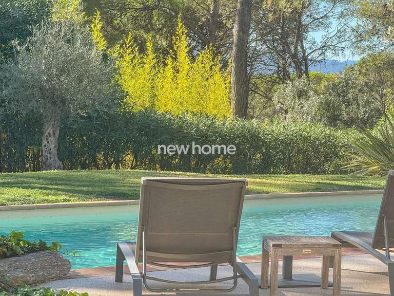 Maison Puget-sur-Argens - 4 chambres - 250m²