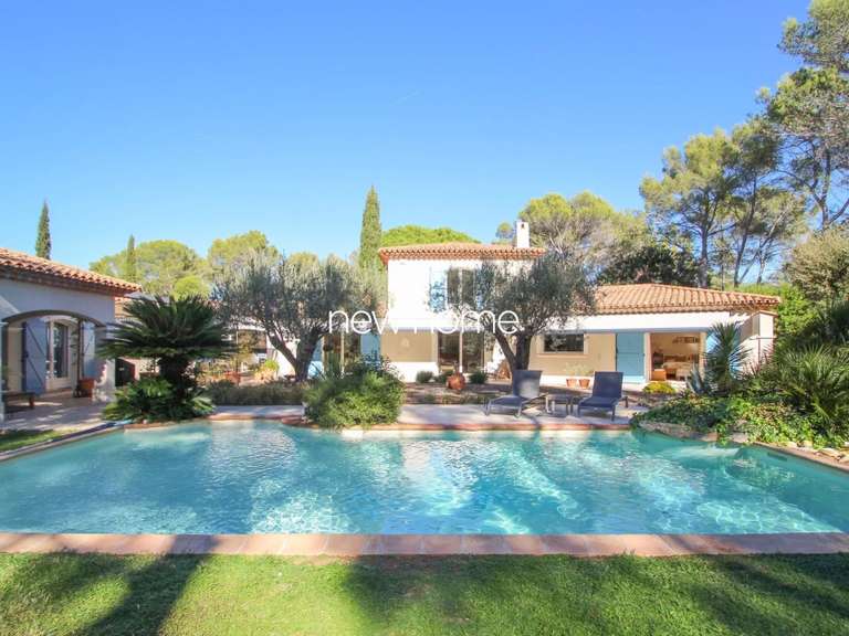 Maison Puget-sur-Argens - 4 chambres - 250m²