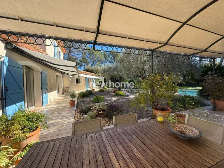 Maison Puget-sur-Argens - 4 chambres - 250m²