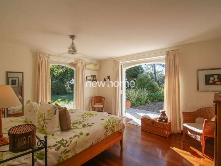 Maison Puget-sur-Argens - 4 chambres - 250m²