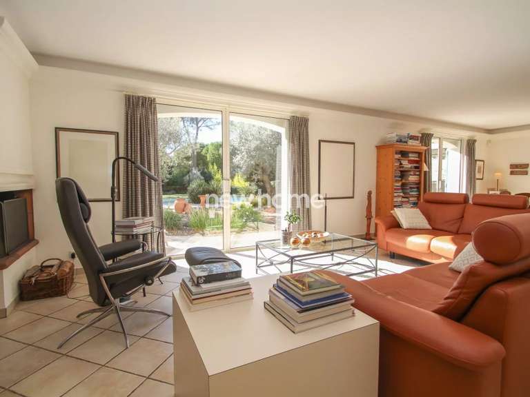 Maison Puget-sur-Argens - 4 chambres - 250m²