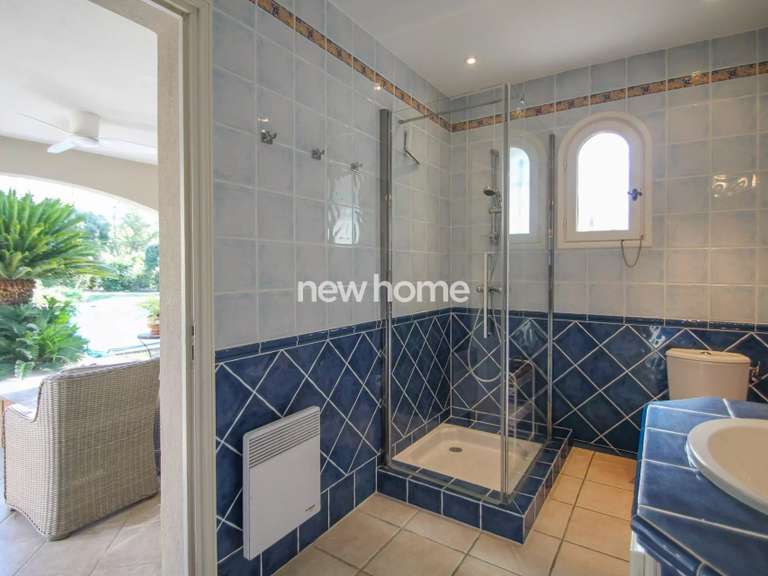 Maison Puget-sur-Argens - 4 chambres - 250m²