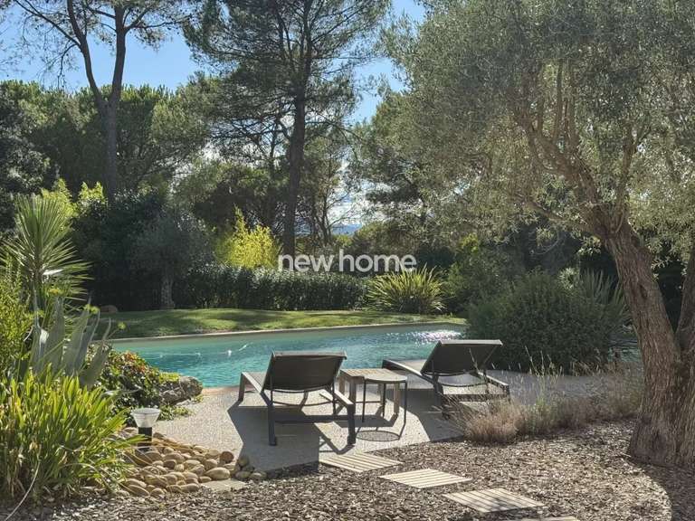 Maison Puget-sur-Argens - 4 chambres - 250m²