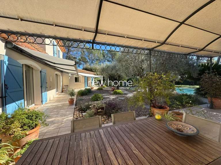 Maison Puget-sur-Argens - 4 chambres - 250m²