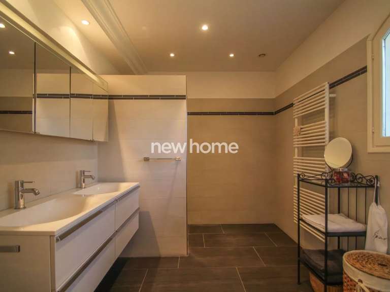 Maison Puget-sur-Argens - 4 chambres - 250m²