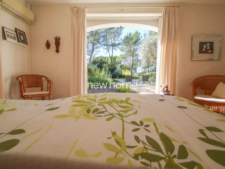 Maison Puget-sur-Argens - 4 chambres - 250m²