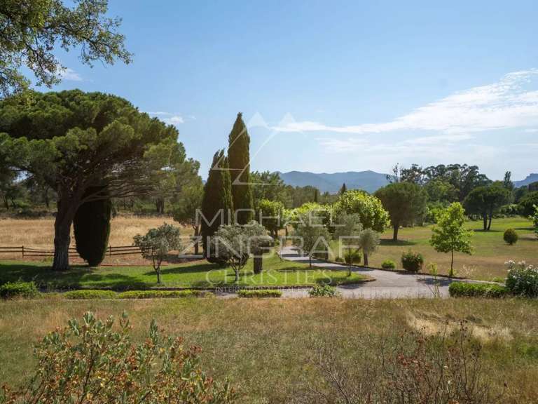 Propriété Puget-sur-Argens - 7 chambres - 425m²