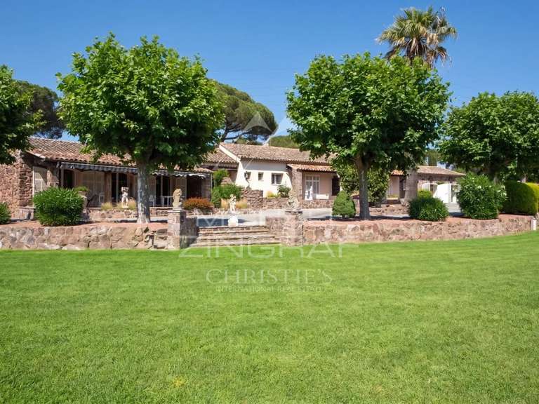 Propriété Puget-sur-Argens - 7 chambres - 425m²