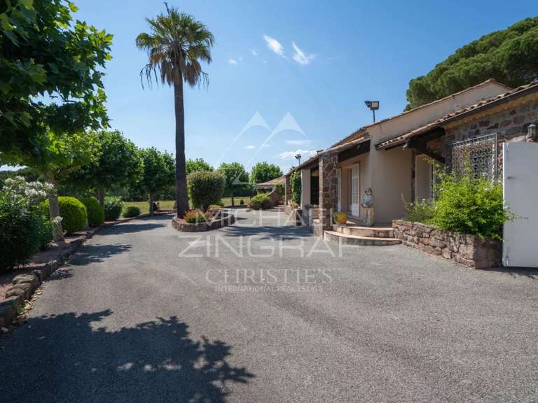 Propriété Puget-sur-Argens - 7 chambres - 425m²